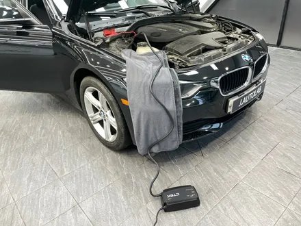 청라 썬팅_BMW 3시리즈, 오래된 썬팅 교체하기