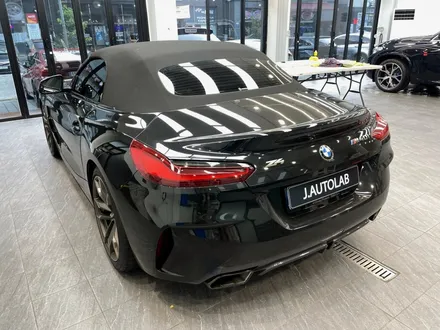 BMW Z4 M40i 스포츠카에 필수적인 PPF 시공