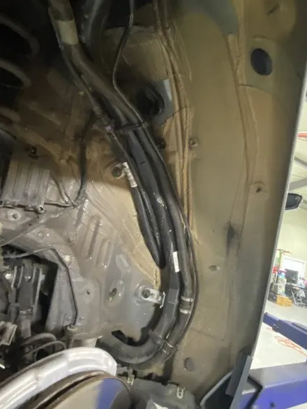 BMW 5시리즈 하부 및 엔진 진동과 소음이 불편했다면 자동차 방음이 필요할 때 / 남양주, 구리, 하남