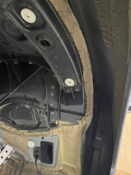 BMW 5시리즈 하부 및 엔진 진동과 소음이 불편했다면 자동차 방음이 필요할 때 / 남양주, 구리, 하남