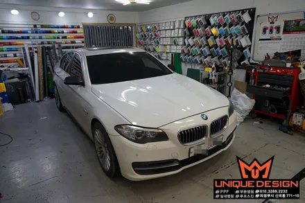 (의정부) BMW 520D 루프스킨, 스포일러, 사이드미러 랩핑, M퍼포먼스 사이드데칼, 생활보호PPF 부착 시공완료! / 의정부 신곡동