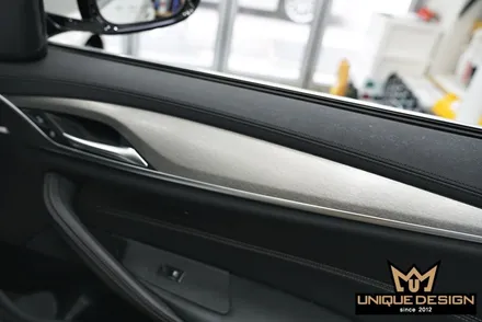 BMW G30 5시리즈, 530i 실내랩핑- 티타늄브러쉬 / 의정부 신곡동