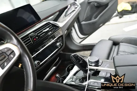 BMW G30 5시리즈, 530i 실내랩핑- 티타늄브러쉬 / 의정부 신곡동