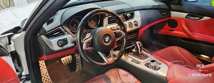 BMW Z4 e89 카본핸들 , 엠블럼교체 완료 제이비커스텀 / 오산시 두곡동