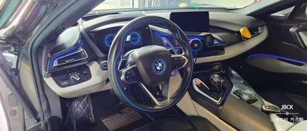 BMW i8 카본디컷핸들 카본핸들 장착 제이비커스텀 / 오산시 두곡동