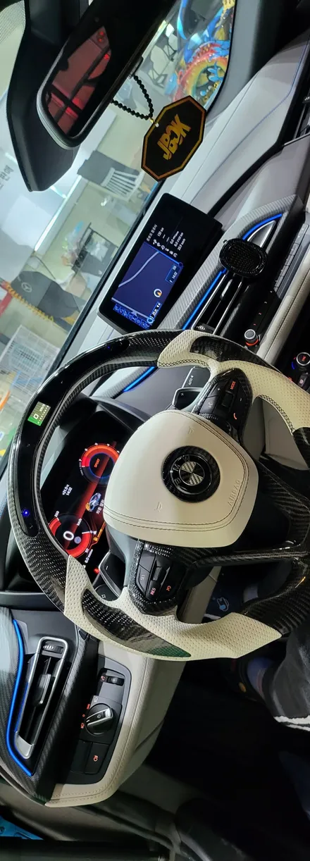Bmw i8 퍼포먼스핸들 그립카본 확 달라진 모습으로 만족도 100%!! / 오산 서부로