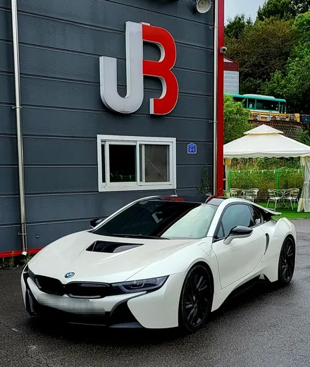 BMW i8 카본디컷핸들 장착출고. / 오산 서부로