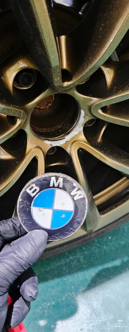 BMW Z4 e89 카본핸들 , 엠블럼교체 완료 제이비커스텀 / 오산시 두곡동