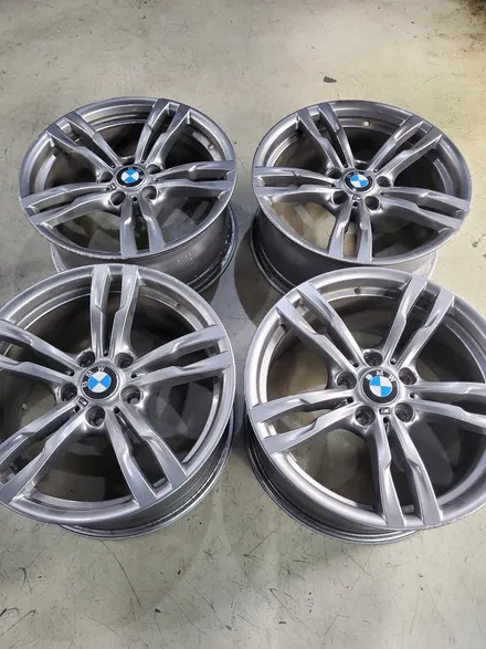 안산 휠 분체 도색 도장 전문점 - BMW 3시리즈 고스트크롬 분체도색 / 안산시 이동