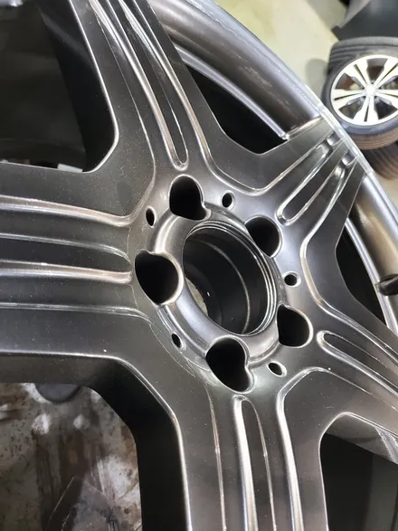 벤츠 CLS 63AMG 고스트크롬 휠분체도색 휠매직 안산본점 / 안산시 이동