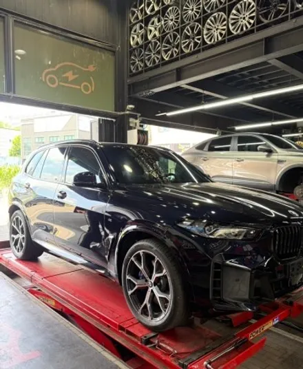 BMW X5 신차 컷팅휠에서 블랙유광 휠도색으로 ! 출고 직후 분위기 전환 작업 후기 / 대전 복용동