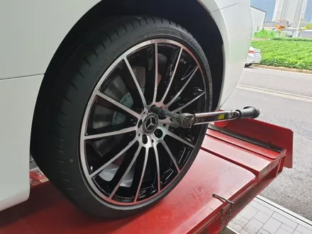 대전 휠복원 벤츠E450쿠페 블랙폴리쉬 휠로 변신 / 대전 복용동