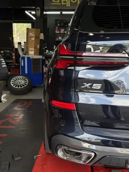 BMW X5 신차 컷팅휠에서 블랙유광 휠도색으로 ! 출고 직후 분위기 전환 작업 후기 / 대전 복용동