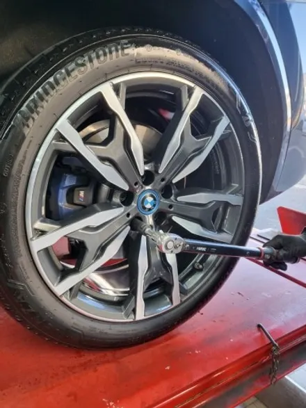 대전 BMW X3 30e 19인치 다이아컷팅 레이져용접 휠복원 봉타이어 / 대전 복용동