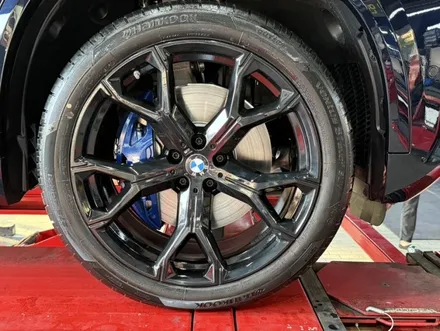 BMW X5 신차 컷팅휠에서 블랙유광 휠도색으로 ! 출고 직후 분위기 전환 작업 후기 / 대전 복용동