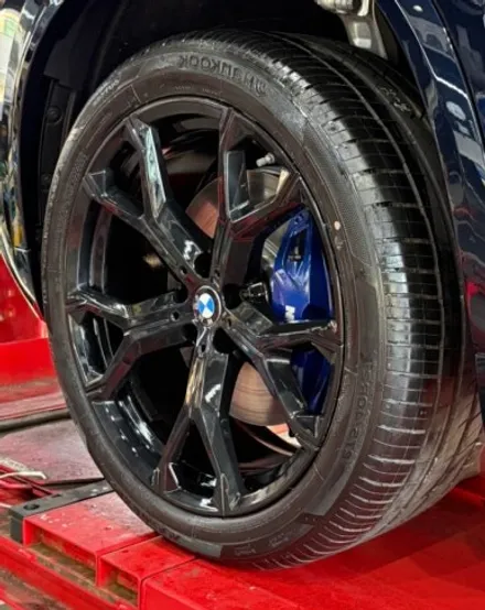 BMW X5 신차 컷팅휠에서 블랙유광 휠도색으로 ! 출고 직후 분위기 전환 작업 후기 / 대전 복용동