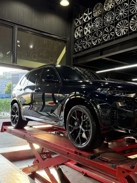 BMW X5 신차 컷팅휠에서 블랙유광 휠도색으로 ! 출고 직후 분위기 전환 작업 후기 / 대전 복용동