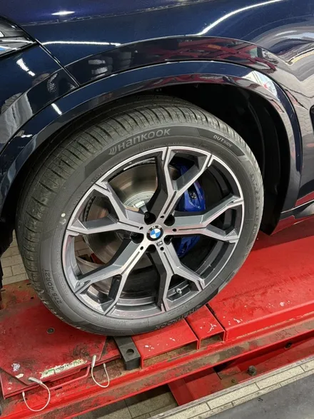 BMW X5 신차 컷팅휠에서 블랙유광 휠도색으로 ! 출고 직후 분위기 전환 작업 후기 / 대전 복용동