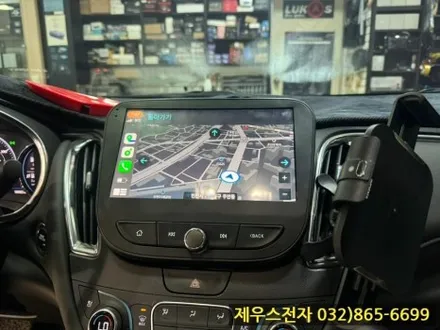 말리부 차량에 카나로 X PLSU 안드로이드 올인원 매립 AHD 후방카메라 장착