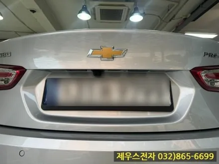 말리부 차량에 카나로 X PLSU 안드로이드 올인원 매립 AHD 후방카메라 장착