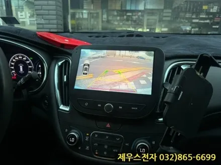 말리부 차량에 카나로 X PLSU 안드로이드 올인원 매립 AHD 후방카메라 장착