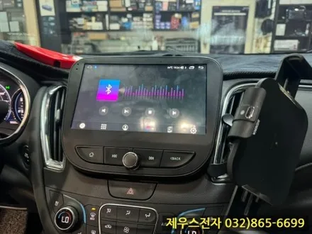 말리부 차량에 카나로 X PLSU 안드로이드 올인원 매립 AHD 후방카메라 장착