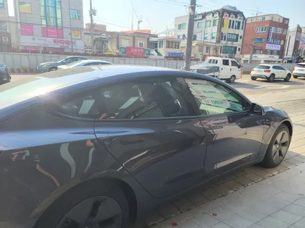 테슬라 모델3 블랙박스 배터리 장착 및 오직 70% 전 측면 썬팅 시공 / 광주 동구, 나주, 순천