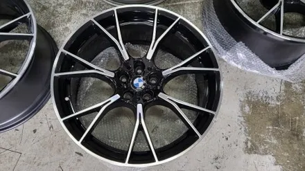 BMW F90 M5를 M5CS 버젼으로 튜닝해보기!휠도색,캘리퍼 / 인천 계양구 서운동