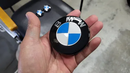 BMW 블랙 에디션 엠블럼 ,휠캡 커스텀작업,블랙휠캡 / 인천 계양구 서운동