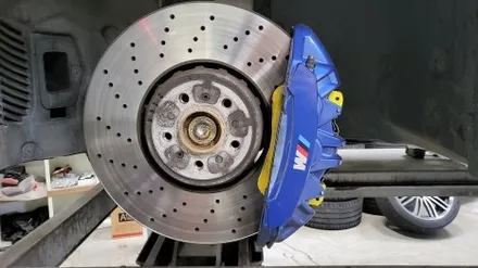 BMW F90 M5를 M5CS 버젼으로 튜닝해보기!휠도색,캘리퍼 / 인천 계양구 서운동