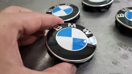 BMW 블랙 에디션 엠블럼 ,휠캡 커스텀작업,블랙휠캡 / 인천 계양구 서운동