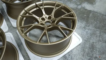 BMW F90 M5를 M5CS 버젼으로 튜닝해보기!휠도색,캘리퍼 / 인천 계양구 서운동