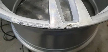 BMW 437m 엉망으로 변해버린 휠 소생 시키기(휠복원/휠도색) / 인천 계양구 서운동