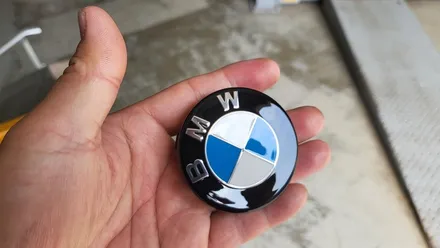 BMW 블랙 에디션 엠블럼 ,휠캡 커스텀작업,블랙휠캡 / 인천 계양구 서운동