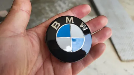 BMW 블랙 에디션 엠블럼 ,휠캡 커스텀작업,블랙휠캡 / 인천 계양구 서운동