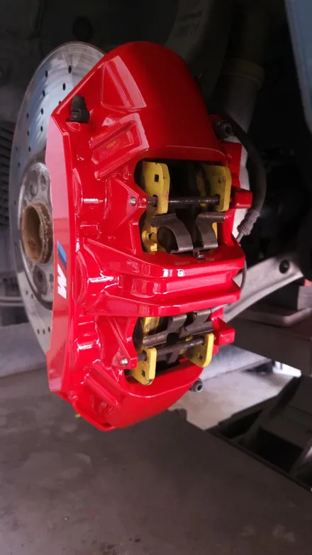 BMW F90 M5를 M5CS 버젼으로 튜닝해보기!휠도색,캘리퍼 / 인천 계양구 서운동