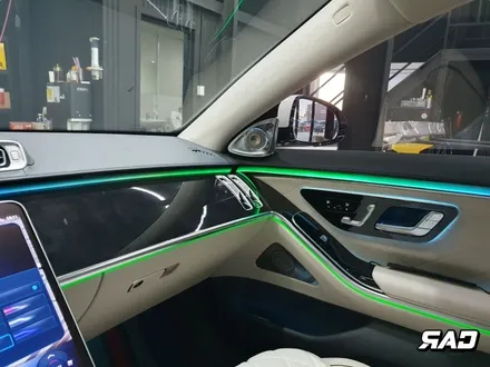 벤츠 실내 튜닝! 액티브 엠비언트 3D 부메스터로 다이나믹해진 S클래스 / 김포 양촌읍