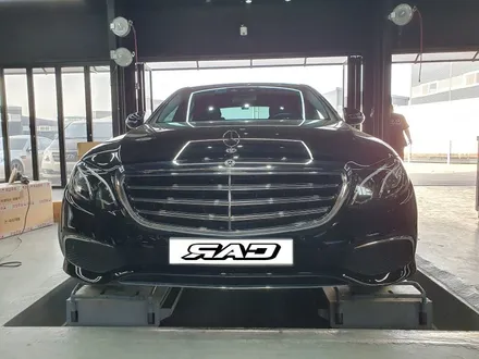 벤츠 W213 E200 인천김포 RAC에서 전방 사고수리 하면서 익스클루시브 컨버전 했어요. / 김포 양촌읍