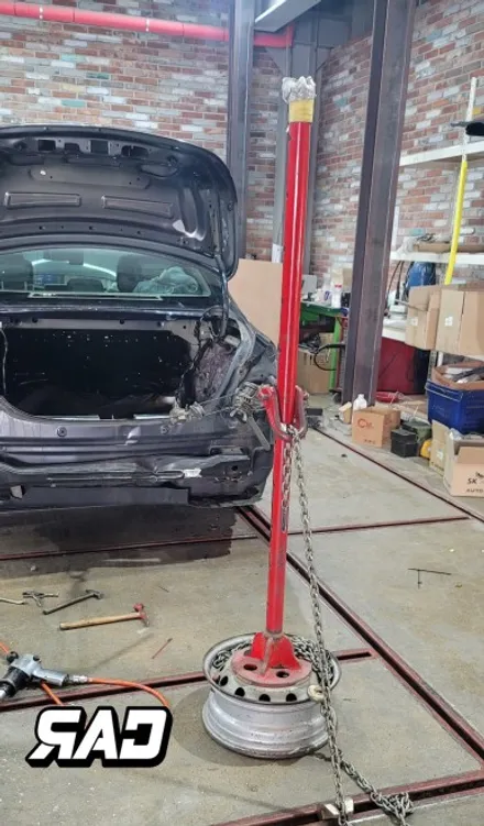 벤츠 W205 후방 사고수리-> 신형 C63 바디킷 교체후 다시 새 차의 컨디션으로! / 김포 양촌읍