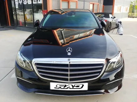 벤츠 W213 E200 인천김포 RAC에서 전방 사고수리 하면서 익스클루시브 컨버전 했어요. / 김포 양촌읍