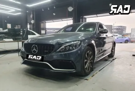 벤츠 W205 후방 사고수리-> 신형 C63 바디킷 교체후 다시 새 차의 컨디션으로! / 김포 양촌읍