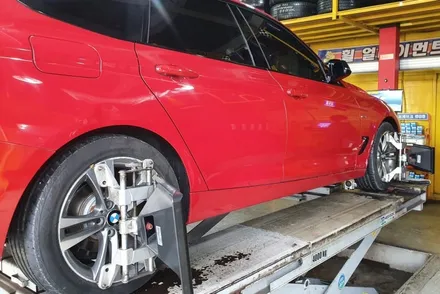 BMW 3시리즈 320d GT 사고 수리, 판금 도장 작업으로 완벽 복구 및 세라믹 코팅으로 새 차 출고하는 느낌까지 ! / 김포 양촌읍