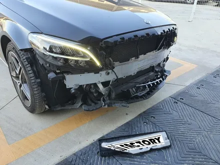 벤츠 C클래스 C220d, W205 사고 수리 겸 C63 바디킷 + LED 멀티빔 컨버전으로 튜닝하고 왔습니다. 대만족 ! / 김포 양촌읍