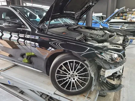 벤츠 W213 E200 인천김포 RAC에서 전방 사고수리 하면서 익스클루시브 컨버전 했어요. / 김포 양촌읍