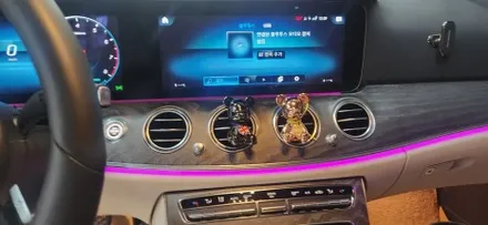 송풍구 엠비언트  / 벤츠 E350 순정 연동 송풍구 엠비언트 시공 / 부산, 김해
