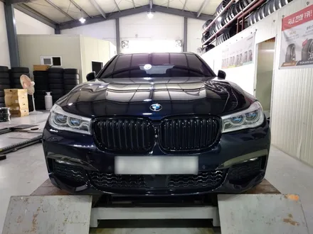 BMW (G11 G12) 7시리즈 647M 19인치 대전 휠복원 및 휠도색 + 우레탄 블루 캘리퍼도색 / 대전 중구 안영동