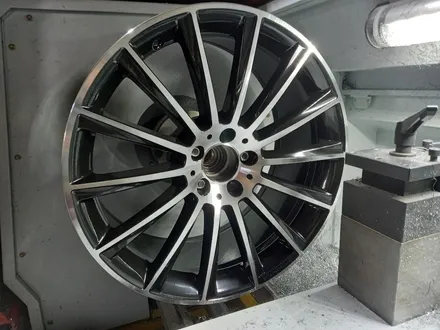 대전 휠복원 휠로세움 벤츠 S클래스 마차 AMG 20인치 (블랙 다이아컷팅 휠도색) / 대전 중구 안영동