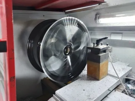 BMW (G11 G12) 7시리즈 647M 19인치 대전 휠복원 및 휠도색 + 우레탄 블루 캘리퍼도색 / 대전 중구 안영동