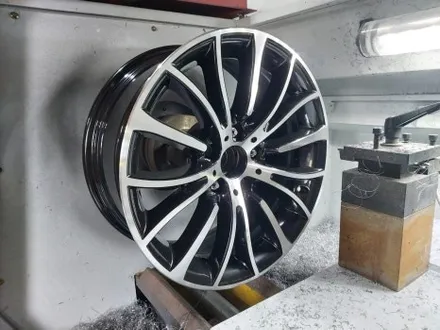 청주 BMW F10 5시리즈 럭셔리 18인치 대전 휠복원 (다이아컷팅 분체도장) / 대전 중구 안영동