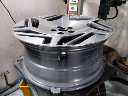제네시스 RS4 G90 튜닝 휠 교체 (롱베이스 T4235 20인치 신품) 대전 휠로세움 / 대전 중구 안영동